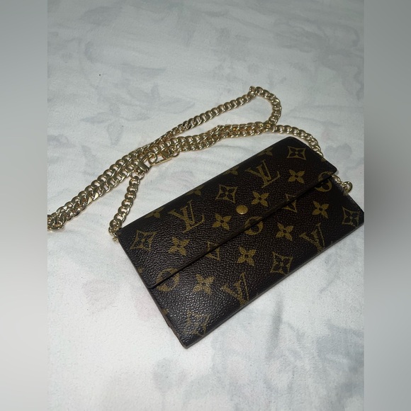 LOUIS VUITTON INTERNATIONAL WALLET ON CHAIN - Picture 17 of 17